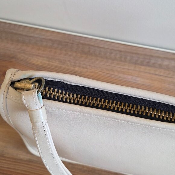 Coach vintage 90's Quinn Convertible Crossbody bag In Bone Color - Picture 8 of 16